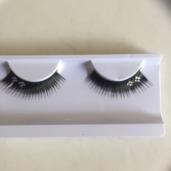 Kathrono Other - ⭐️ Awesome Blinged Out Rhinestone Lashes ⭐️